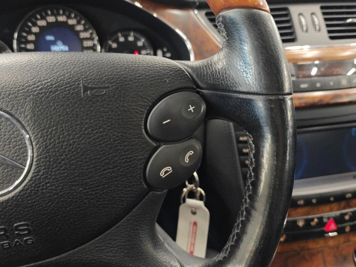 MERCEDES-BENZ CLS 2004