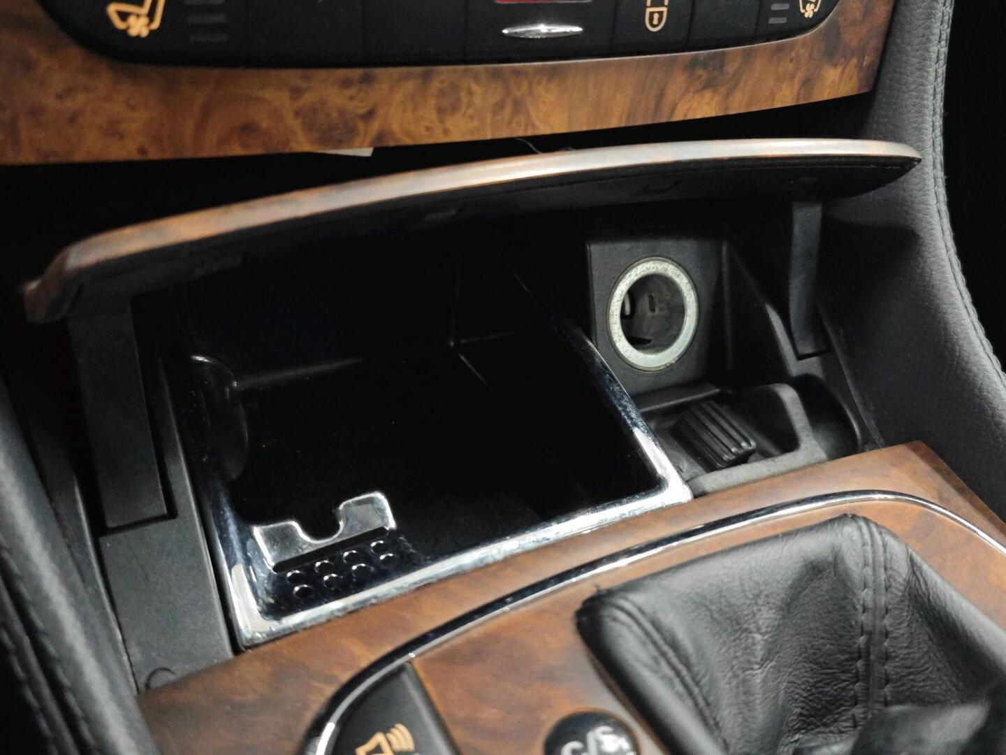 MERCEDES-BENZ CLS 2004