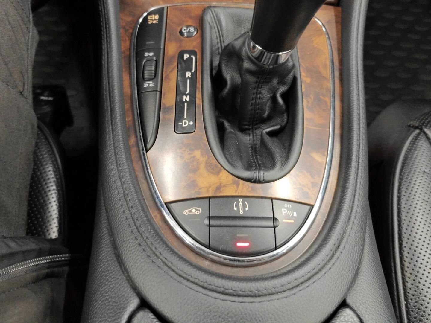 MERCEDES-BENZ CLS 2004