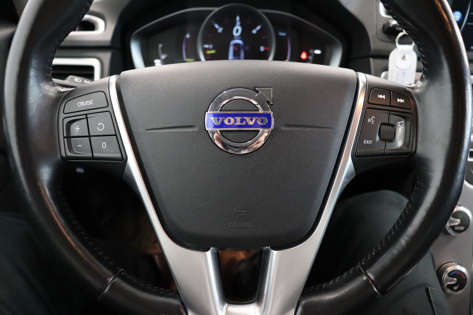 VOLVO V70 2014