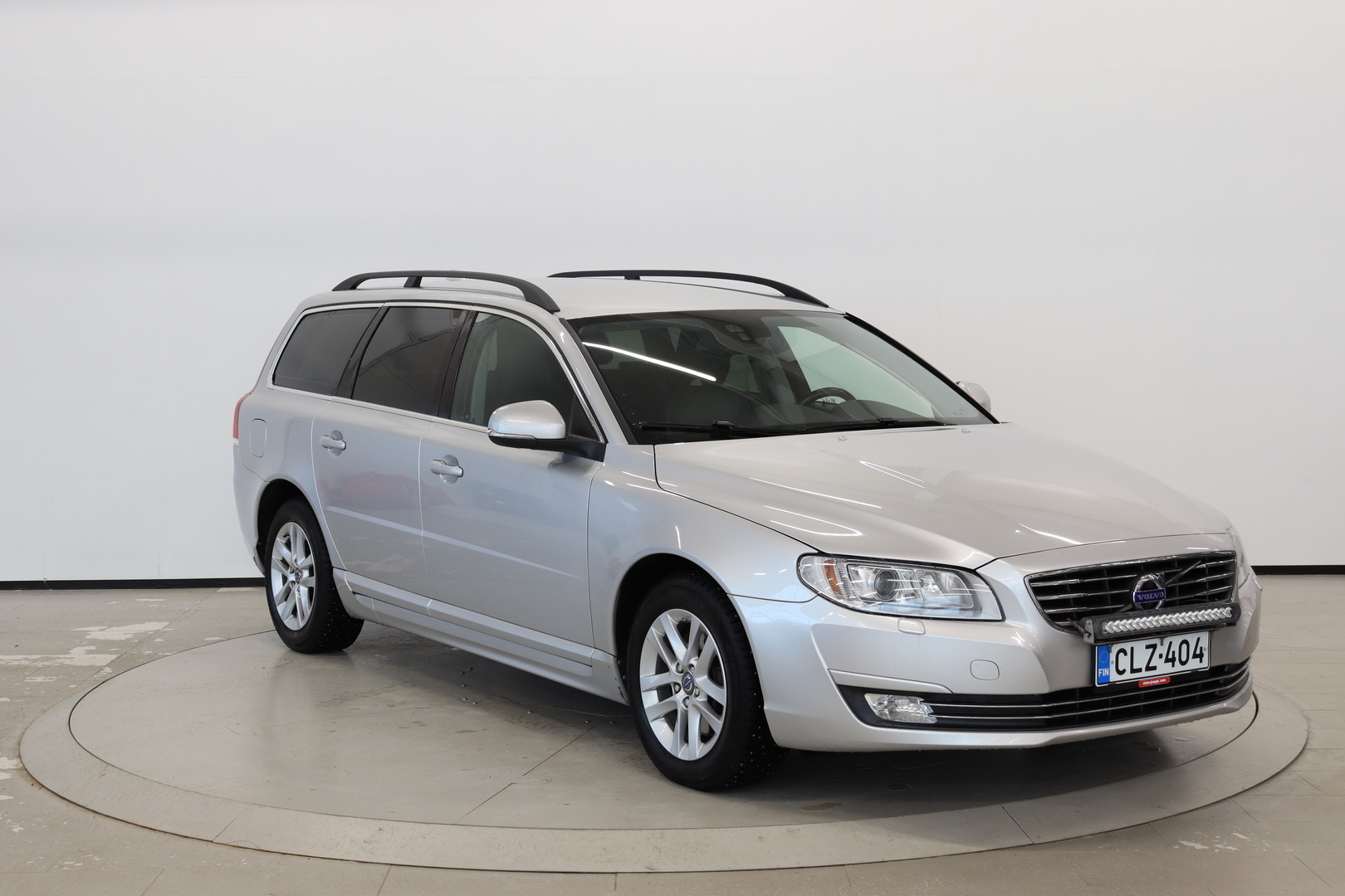 VOLVO V70 2014