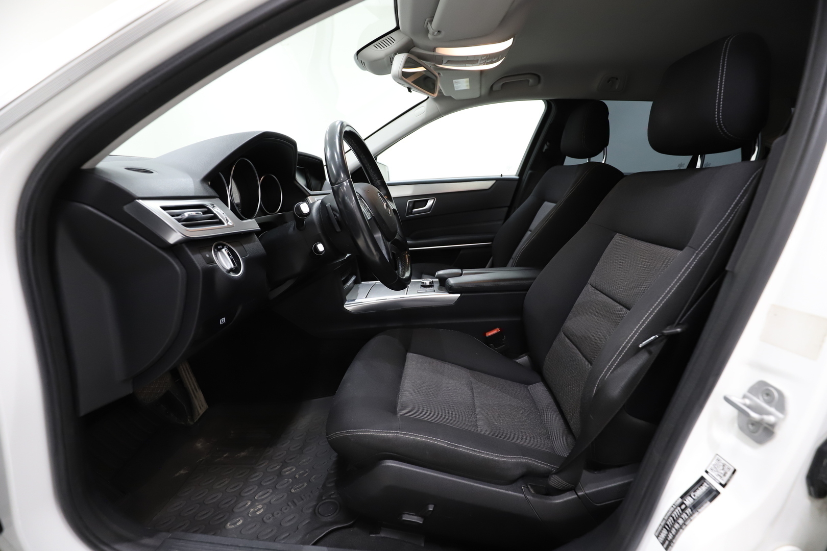 MERCEDES-BENZ E 2015