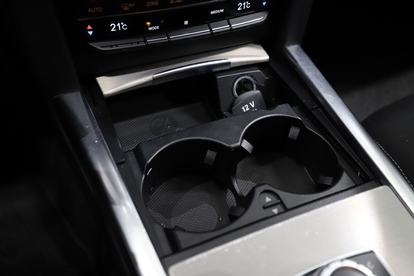 MERCEDES-BENZ E 2015