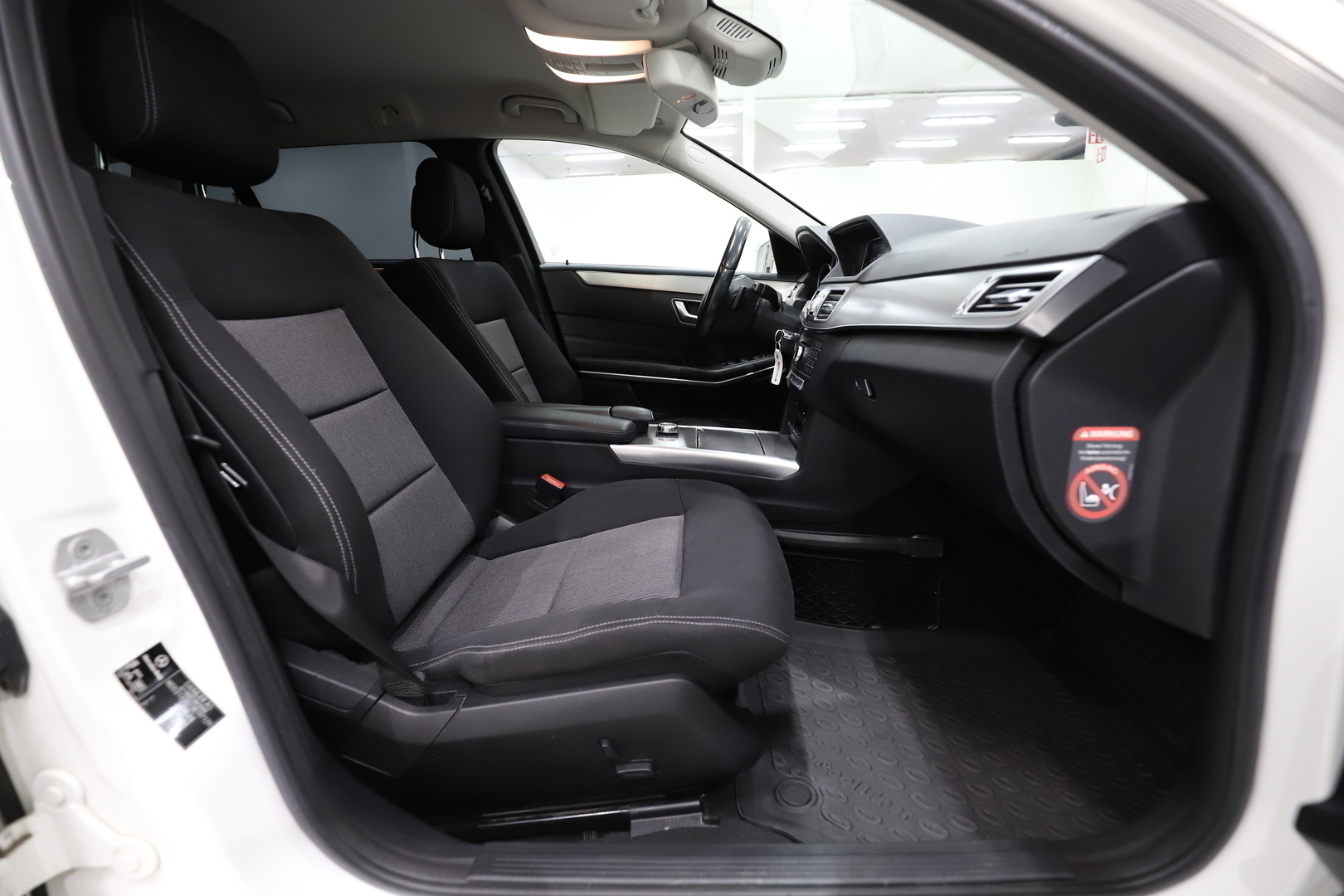 MERCEDES-BENZ E 2015