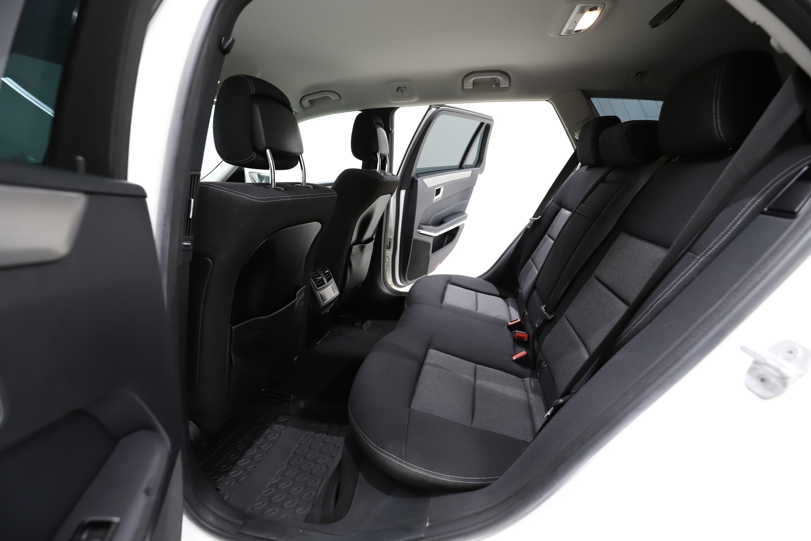MERCEDES-BENZ E 2015
