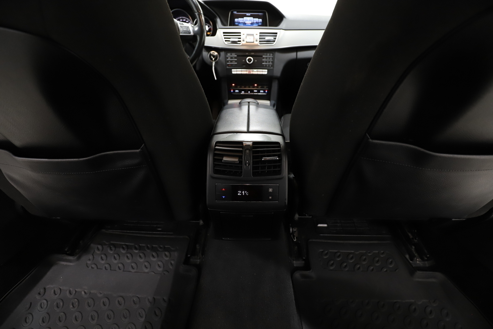 MERCEDES-BENZ E 2015