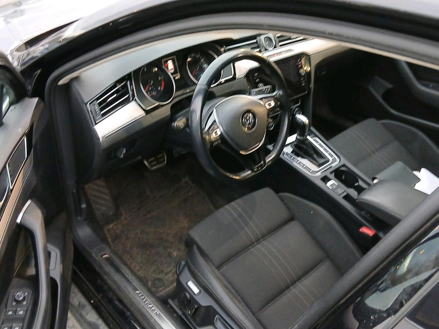 VOLKSWAGEN Passat 2018