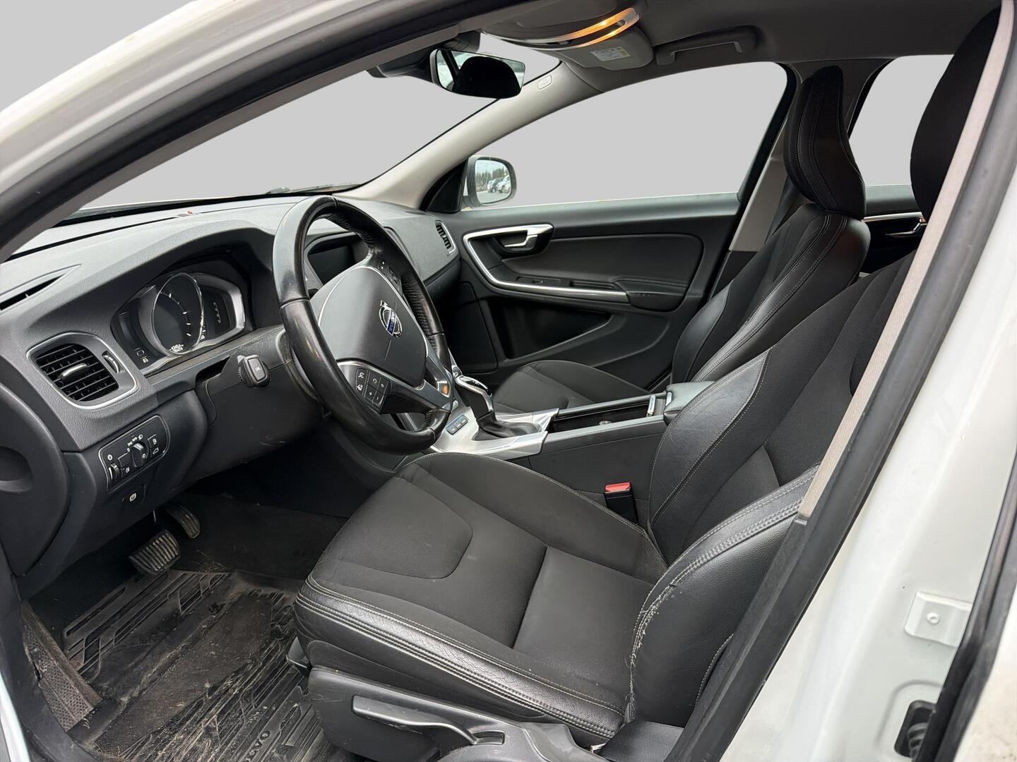 VOLVO V60 2017
