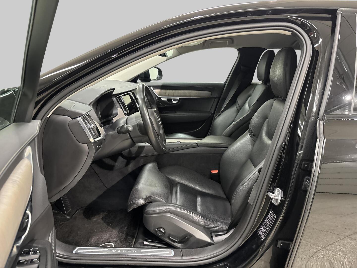 VOLVO S90 2022