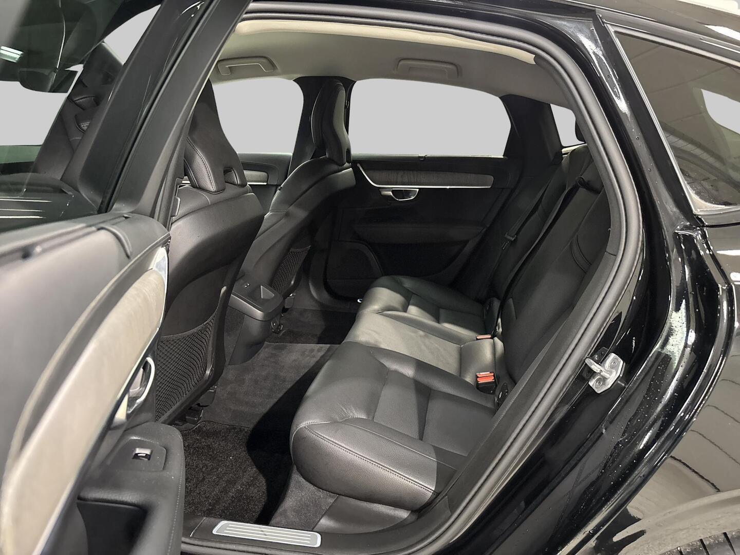 VOLVO S90 2022