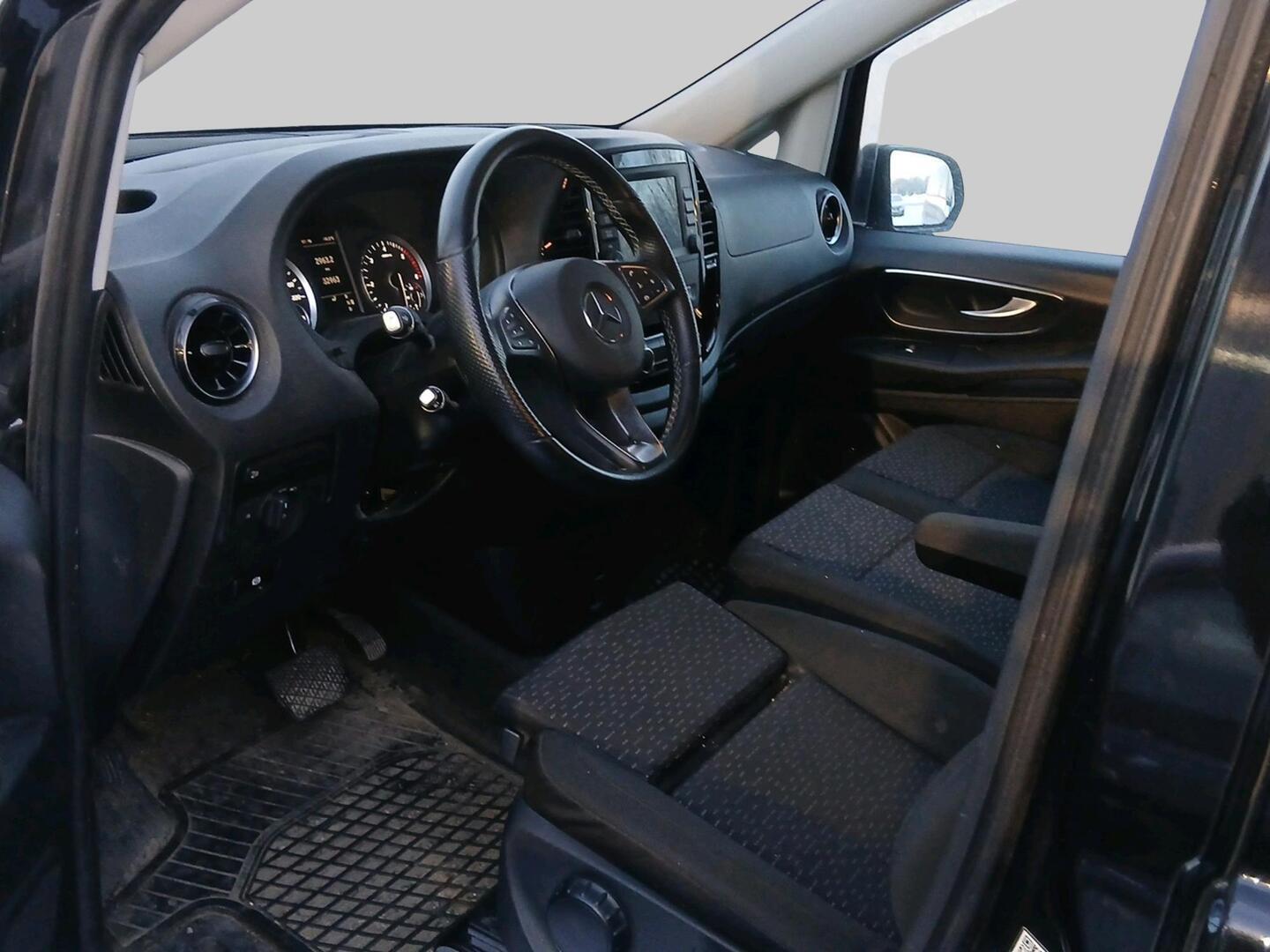 MERCEDES-BENZ Vito 2023