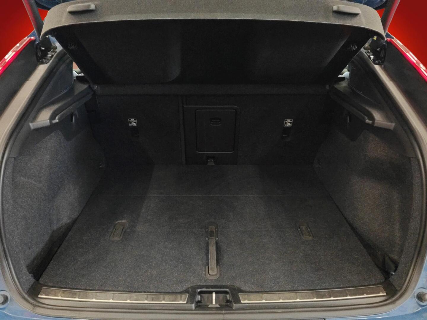 VOLVO C40 2024