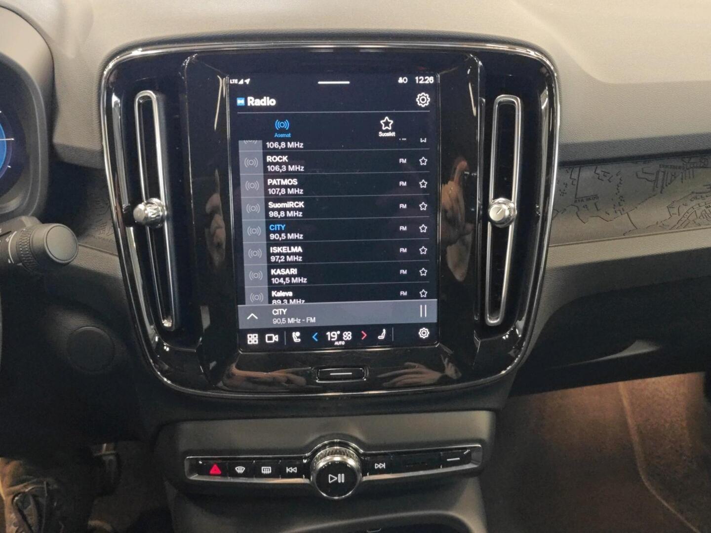 VOLVO C40 2024