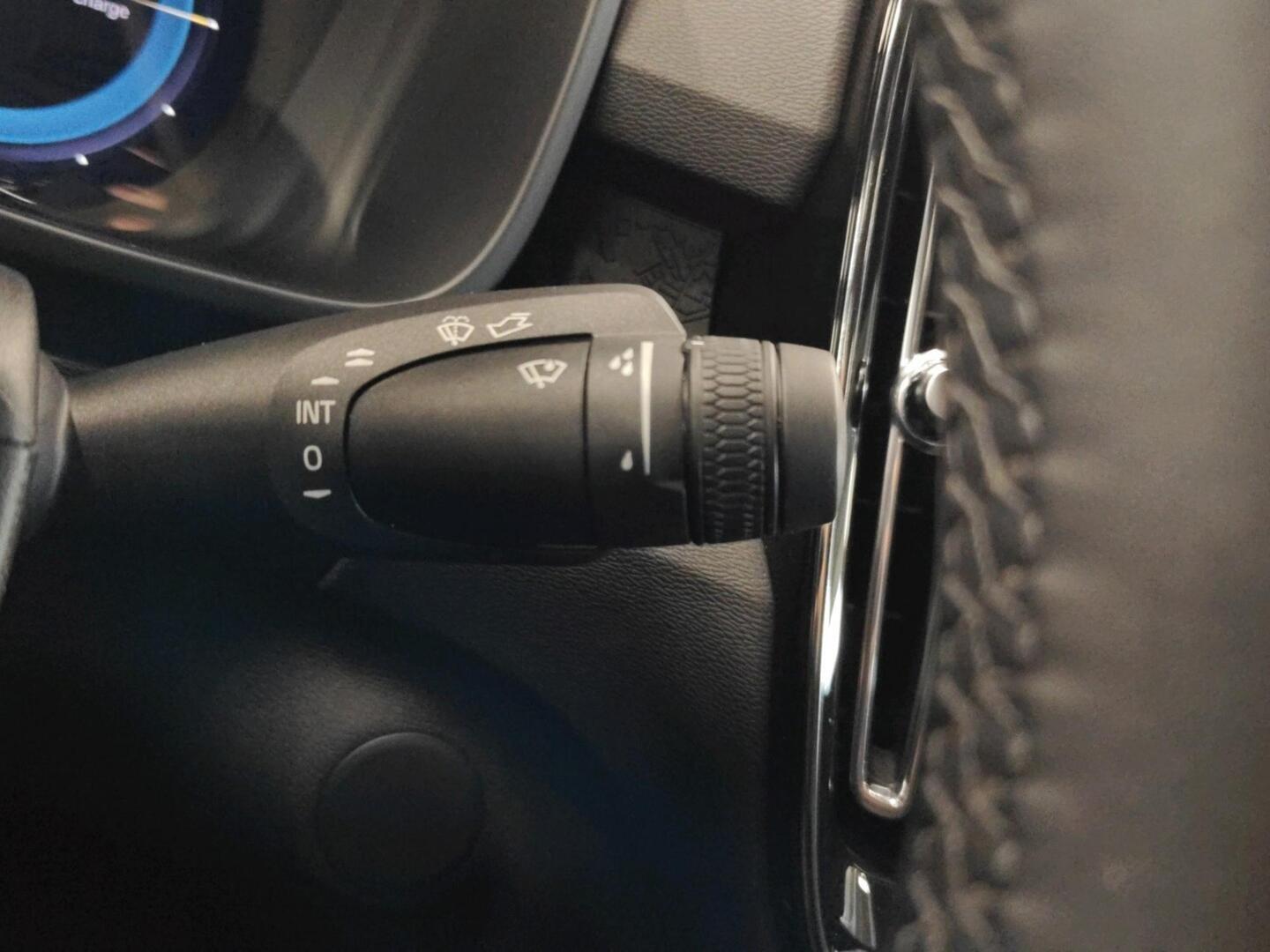 VOLVO C40 2024