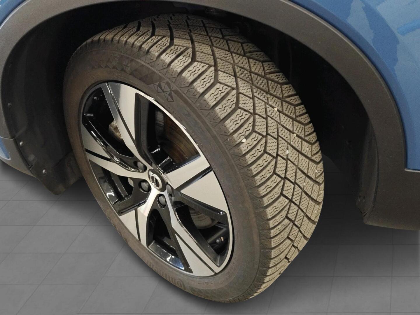 VOLVO C40 2024