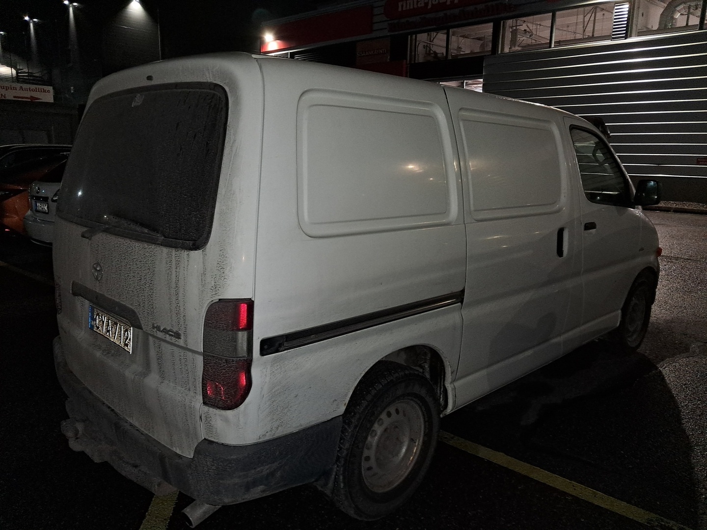 TOYOTA Hiace 2004