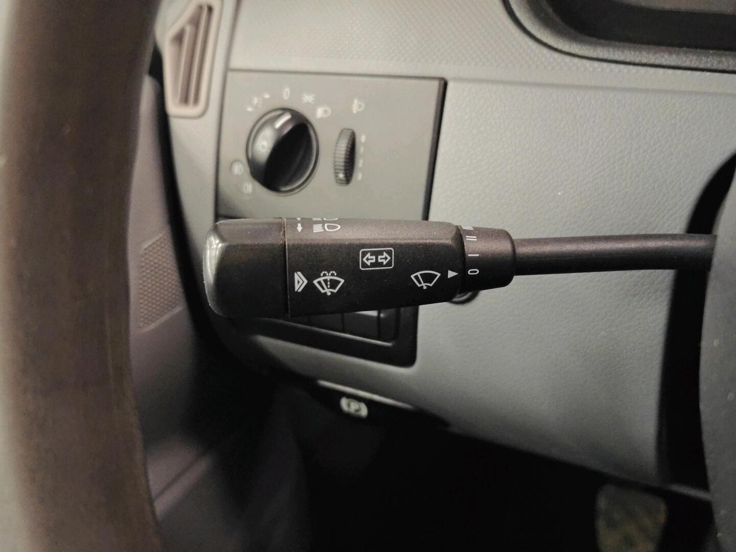 MERCEDES-BENZ Vito 2005