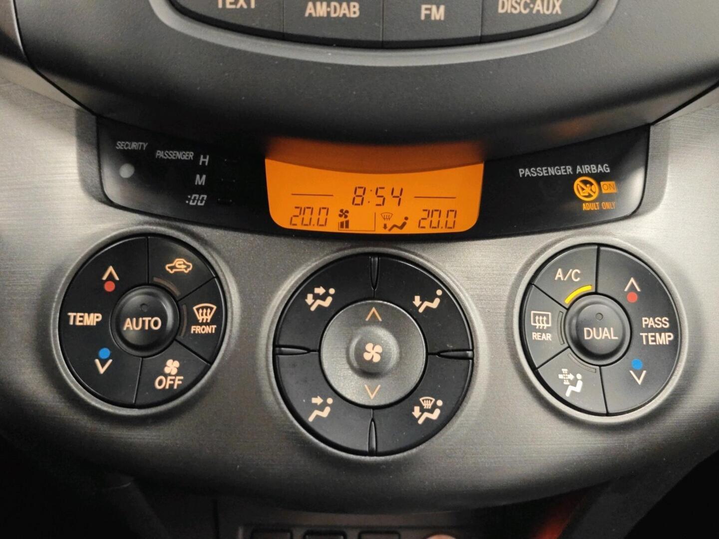 TOYOTA RAV4 2011