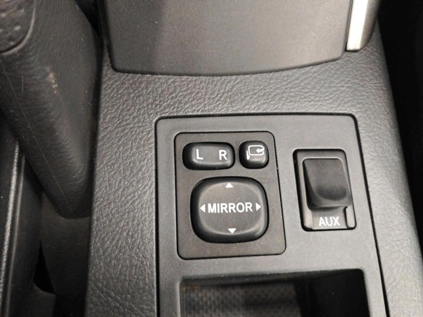 TOYOTA RAV4 2011