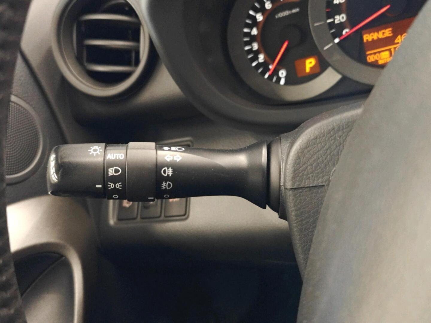 TOYOTA RAV4 2011