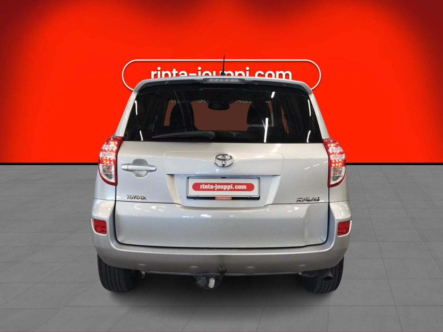 TOYOTA RAV4 2011