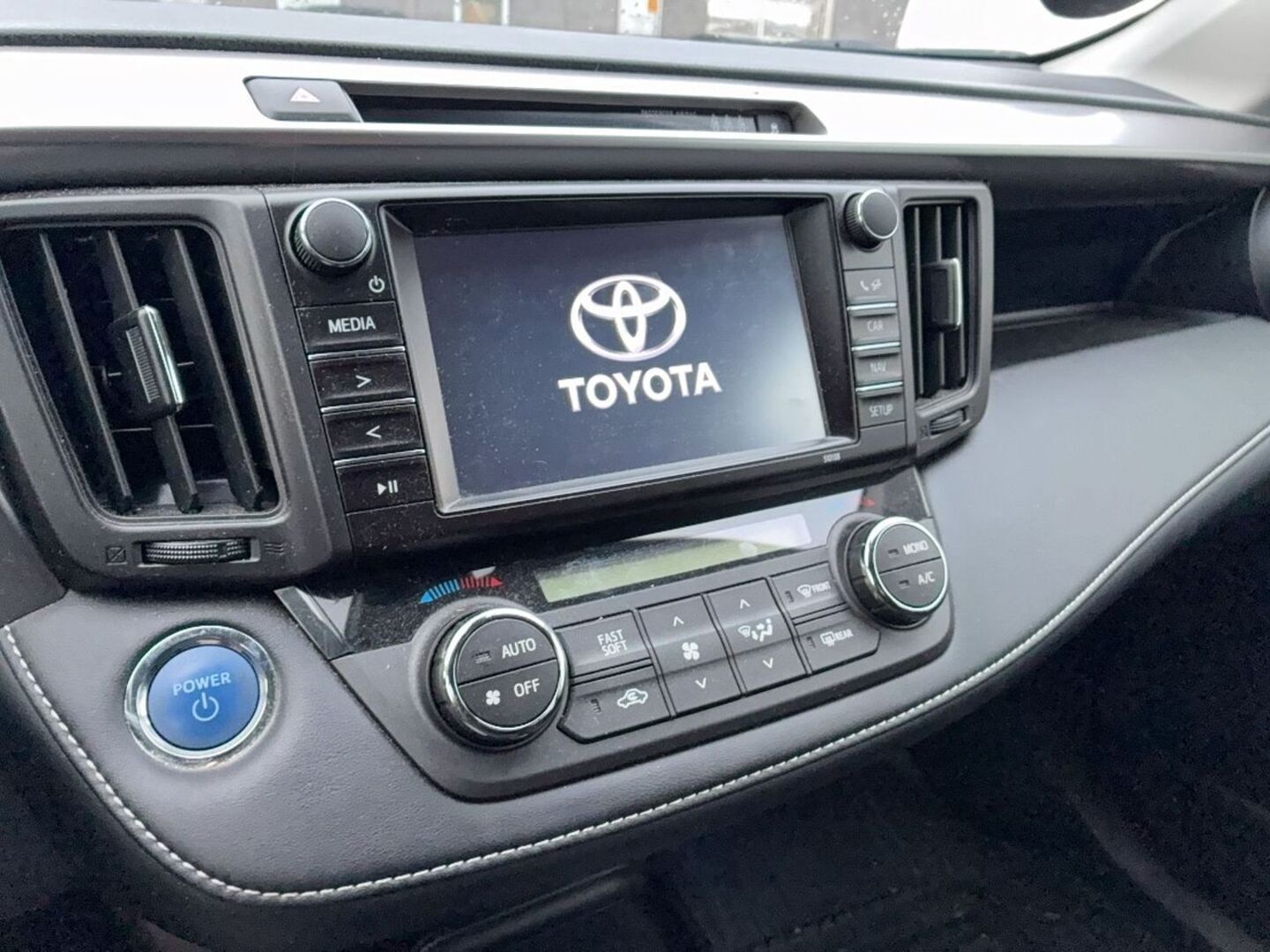 TOYOTA RAV4 2018