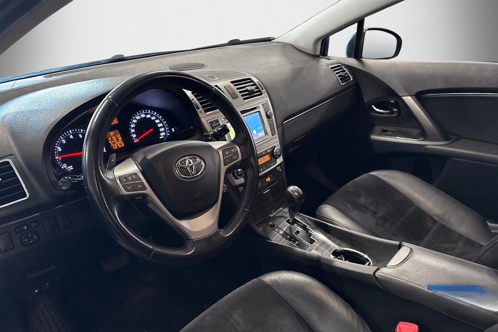 TOYOTA AVENSIS 2013