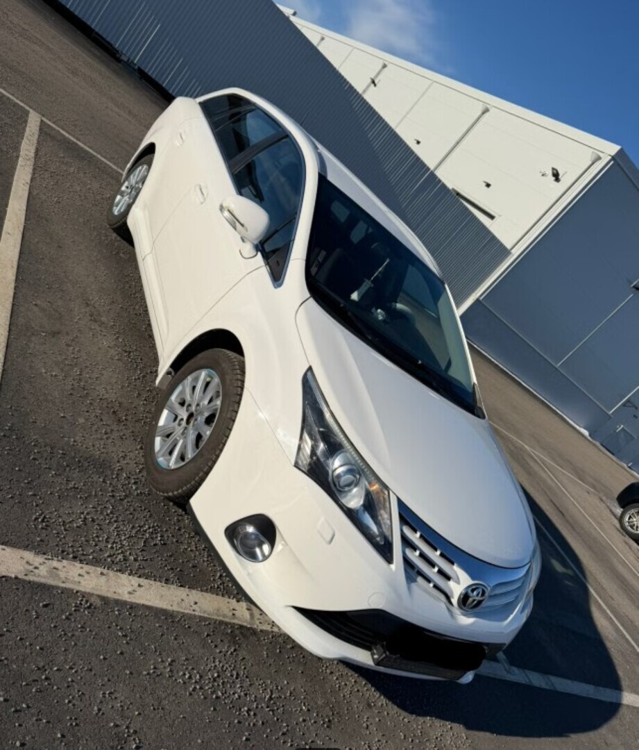 TOYOTA AVENSIS 2013