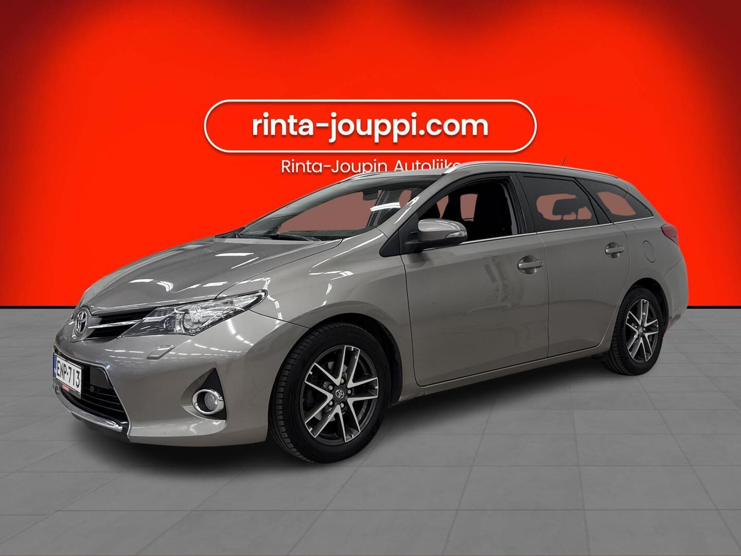 TOYOTA Auris 2015