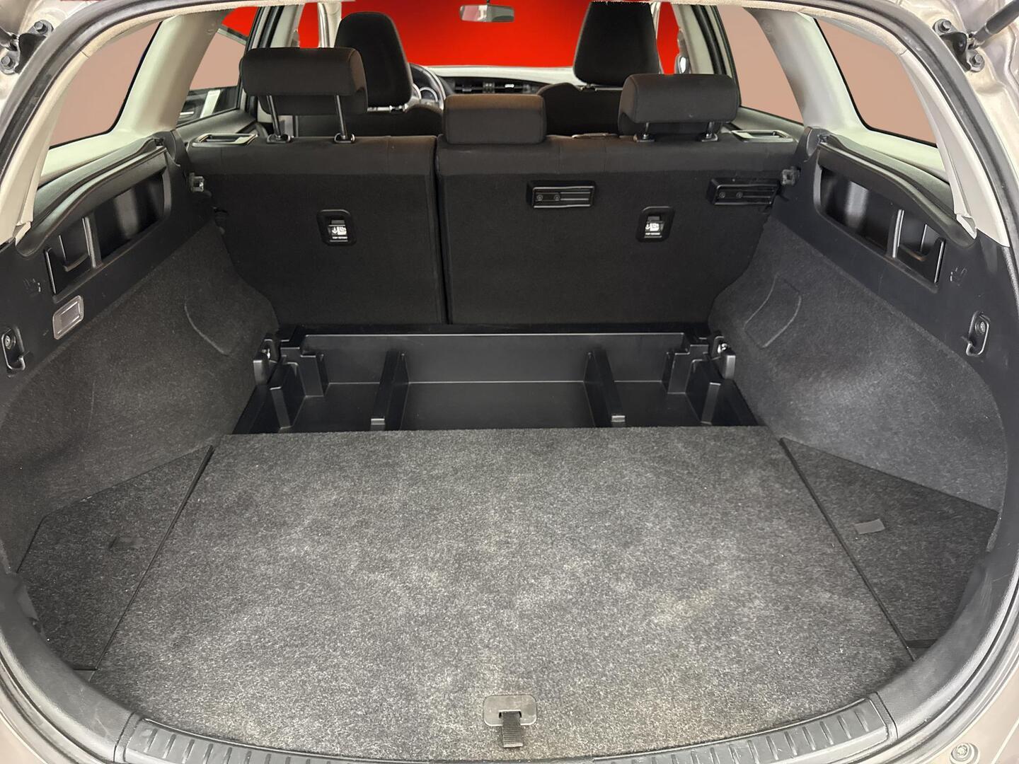 TOYOTA Auris 2015