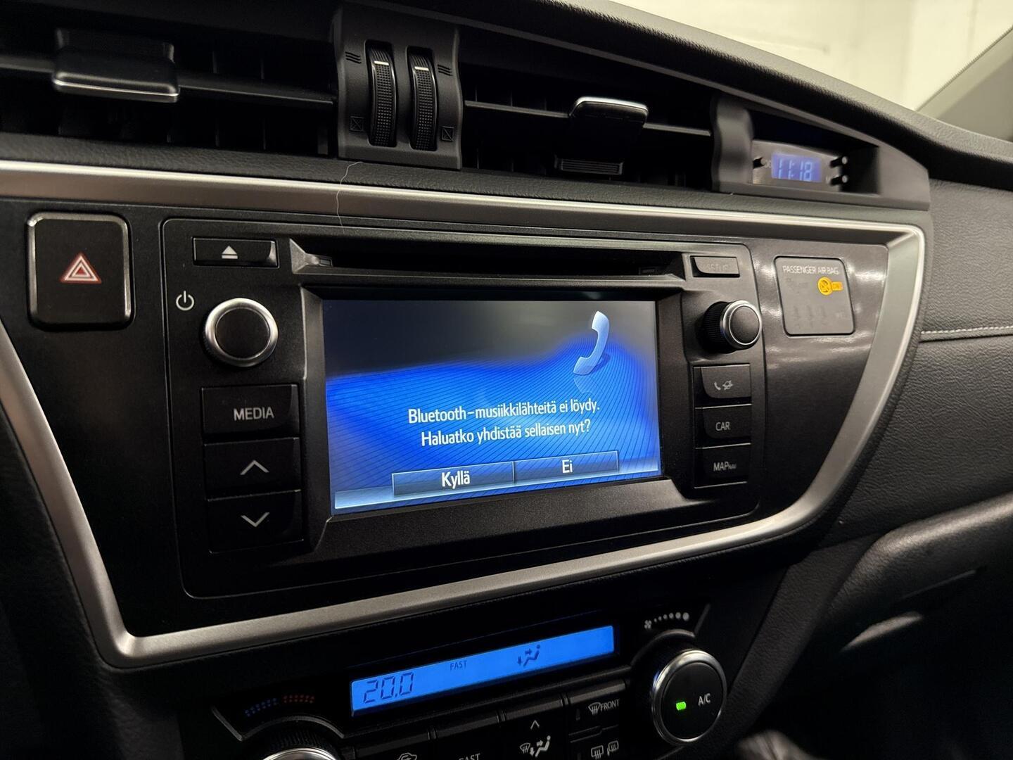 TOYOTA Auris 2015