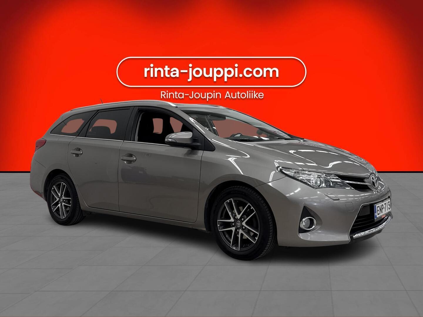 TOYOTA Auris 2015