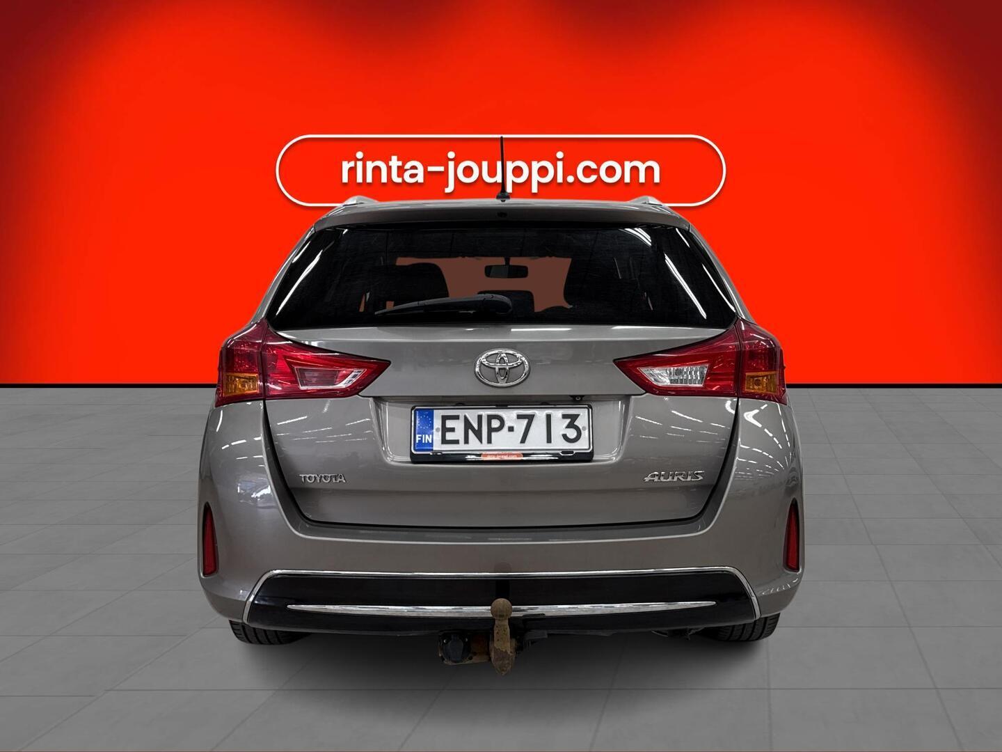 TOYOTA Auris 2015