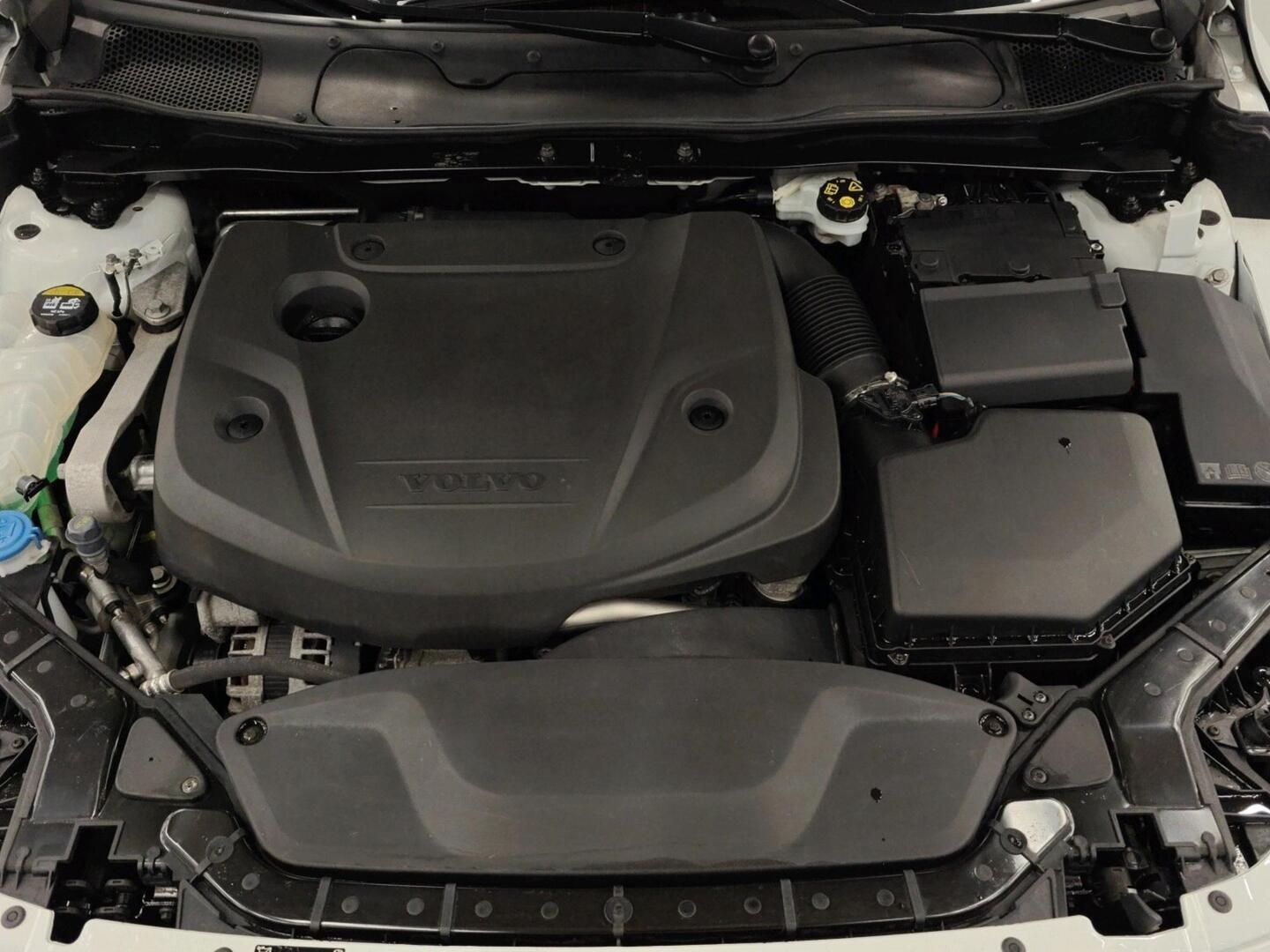 VOLVO V40 2017