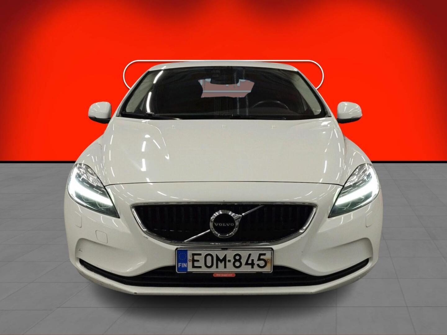 VOLVO V40 2017