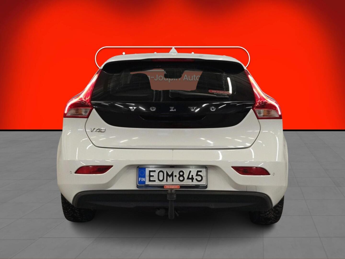 VOLVO V40 2017
