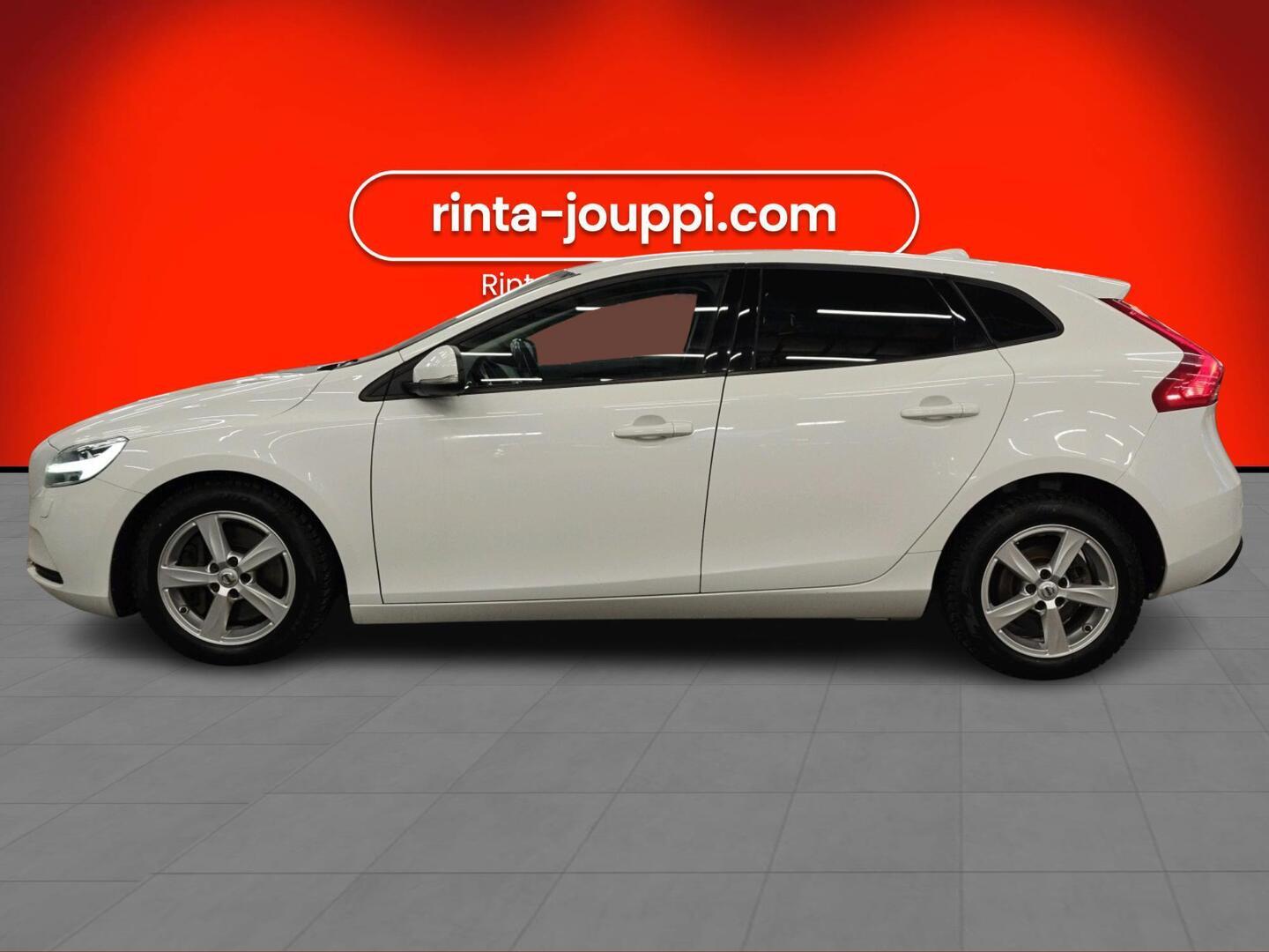 VOLVO V40 2017