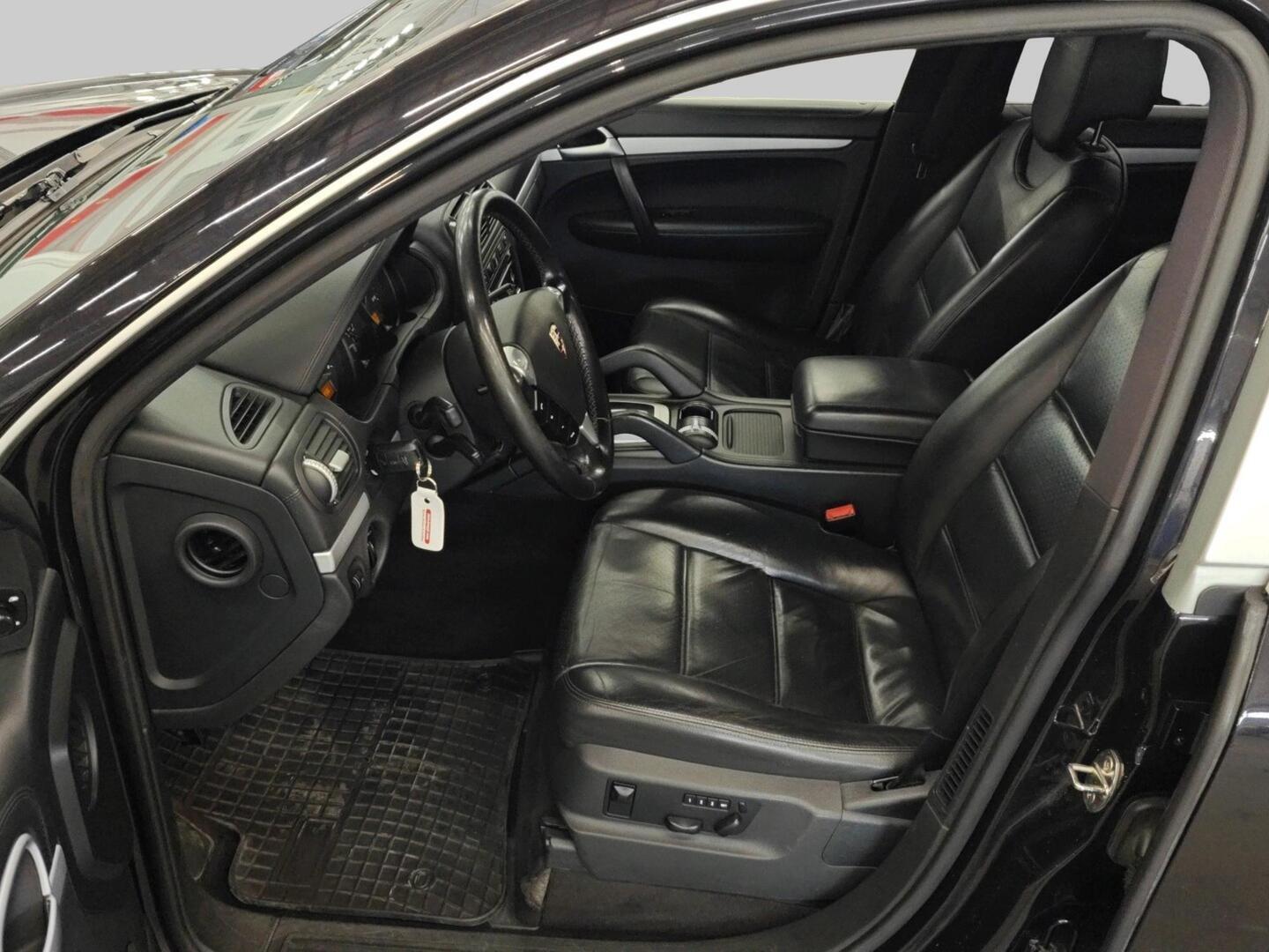 PORSCHE Cayenne 2010