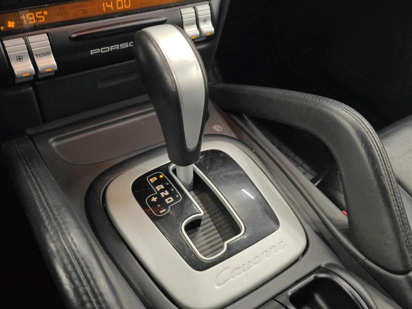 PORSCHE Cayenne 2010