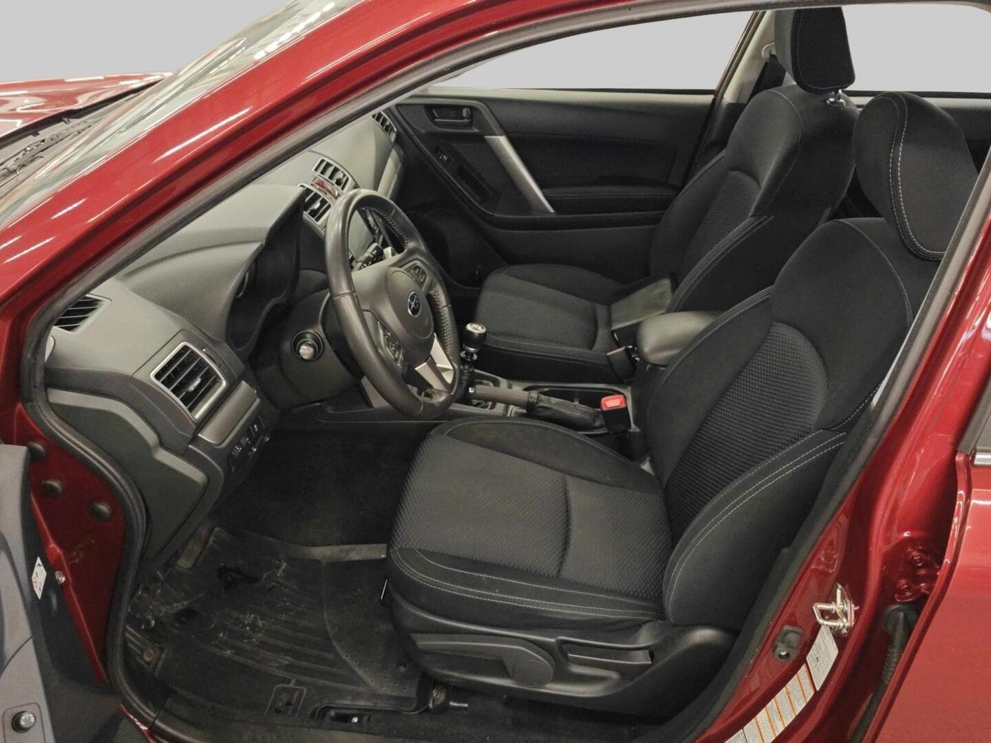 SUBARU Forester 2017