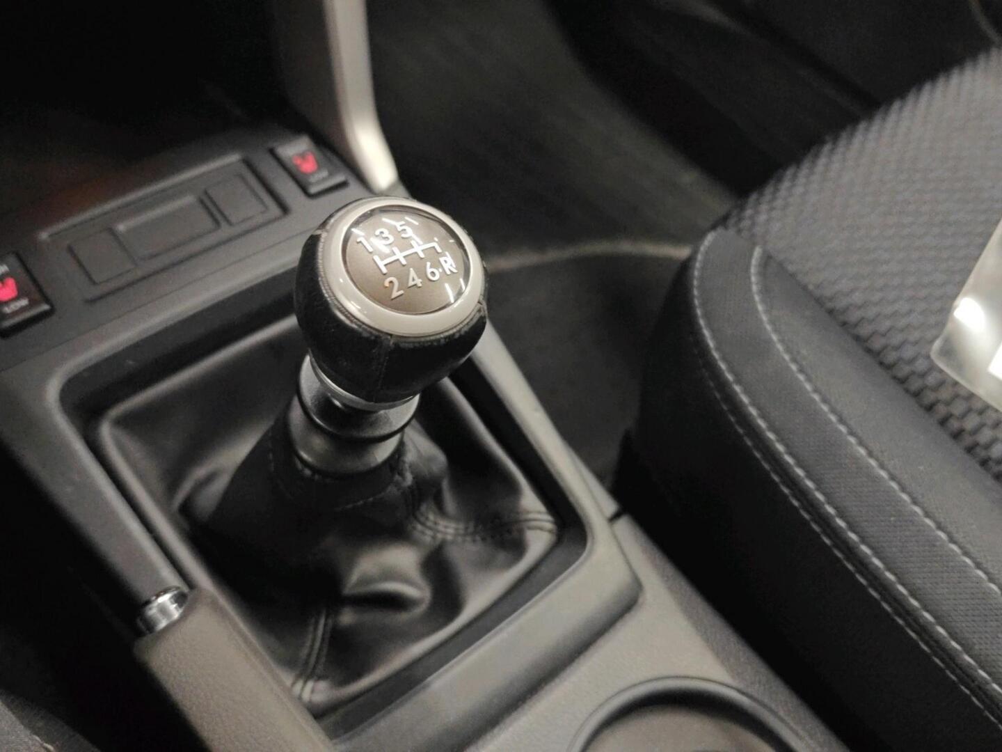 SUBARU Forester 2017