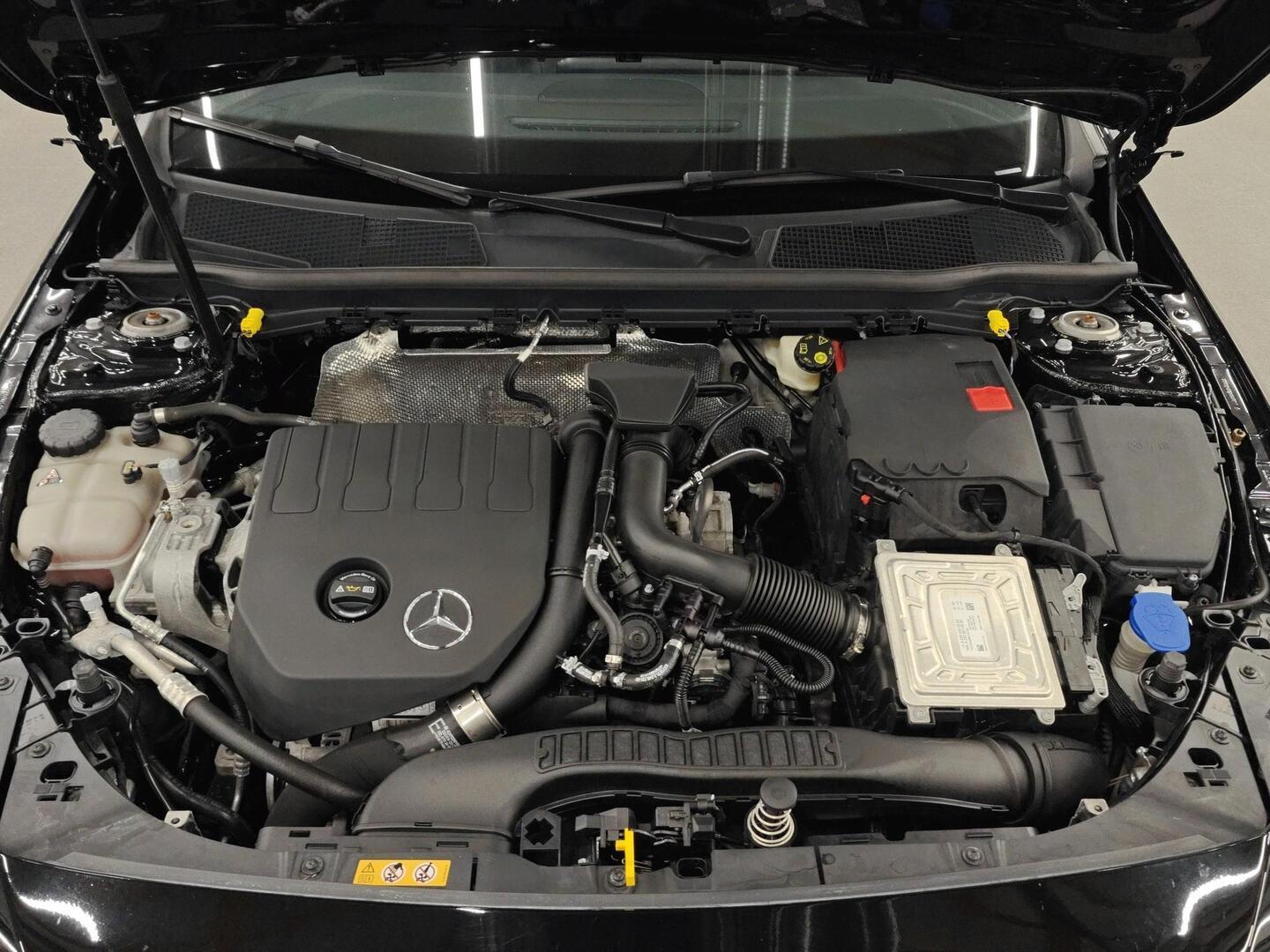MERCEDES-BENZ A 2021