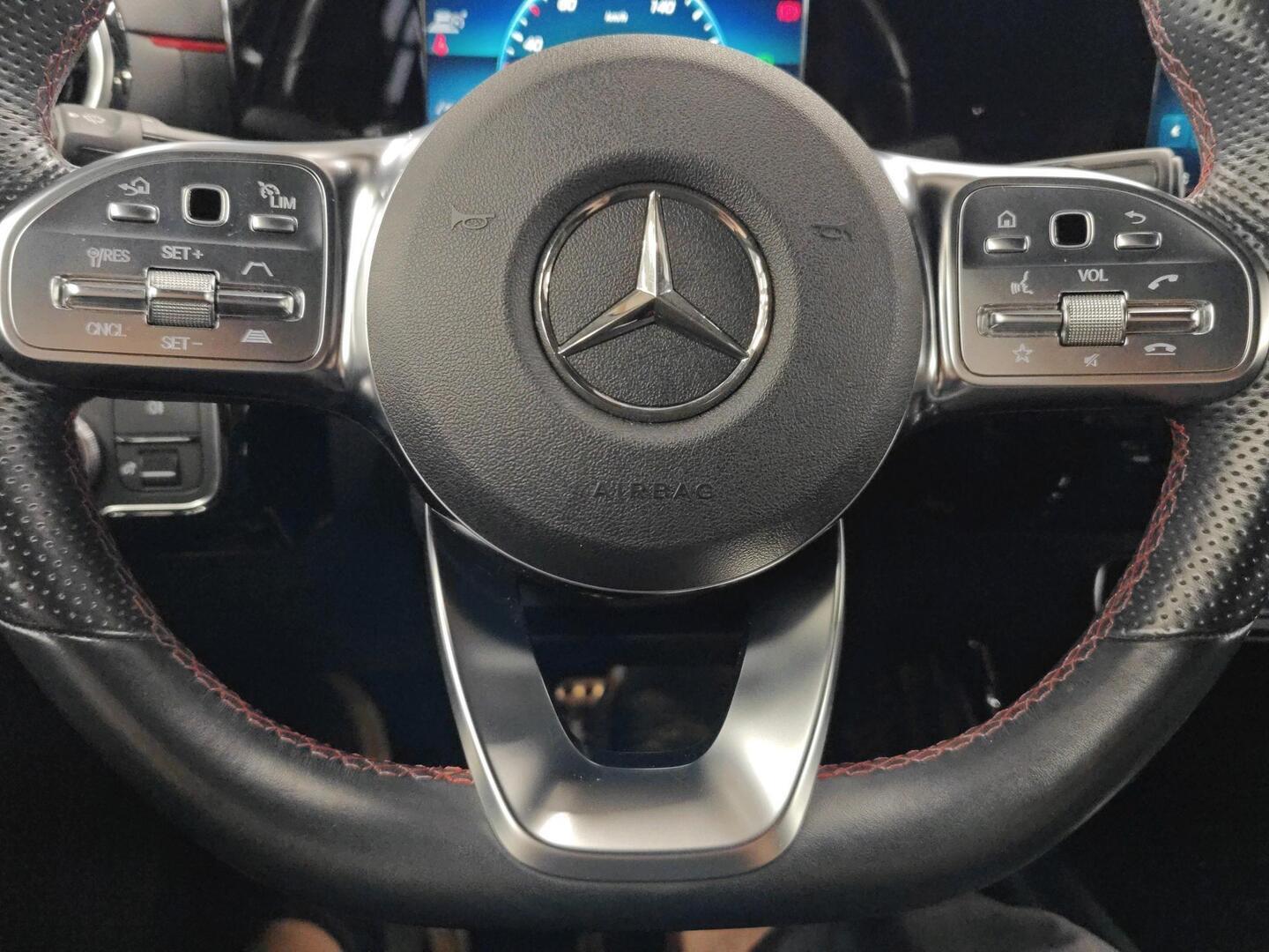 MERCEDES-BENZ A 2021