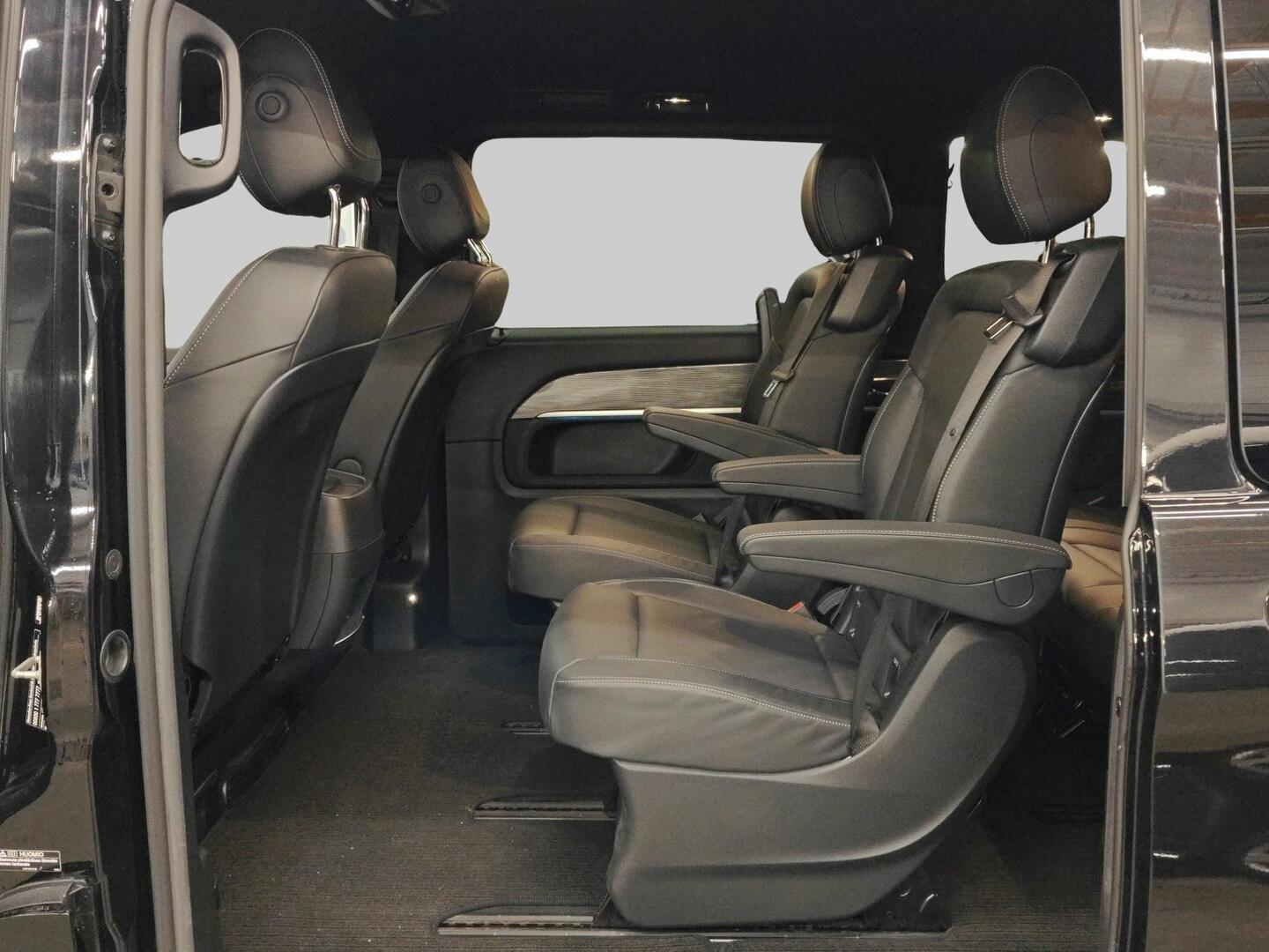 MERCEDES-BENZ V 2022