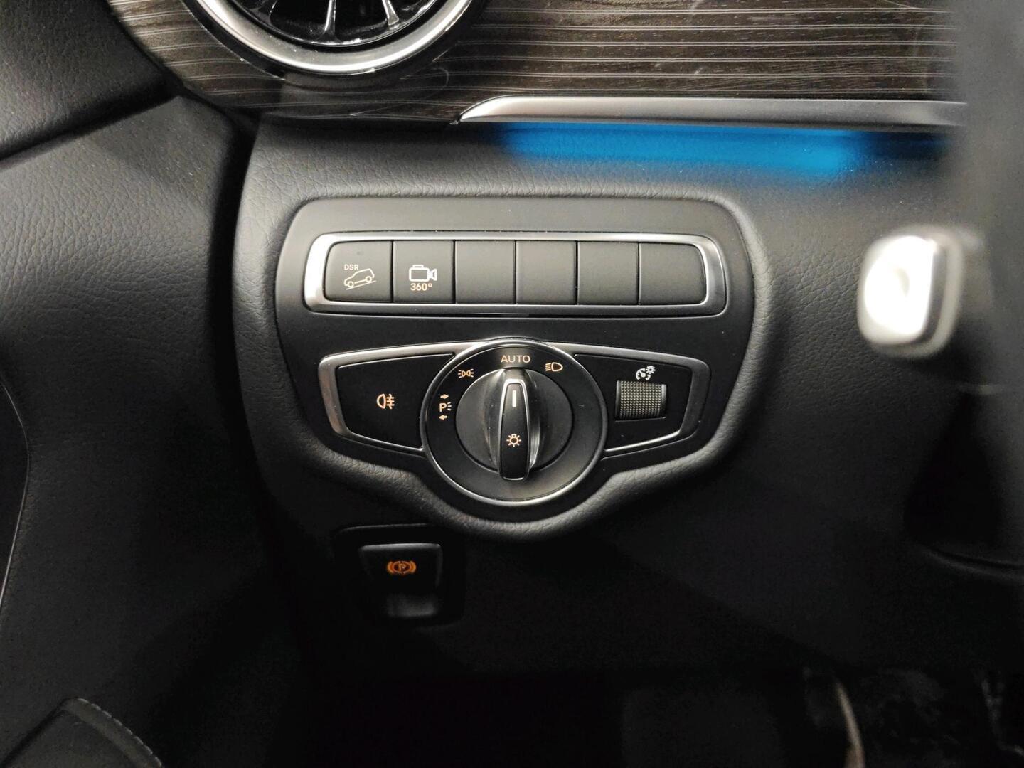 MERCEDES-BENZ V 2022