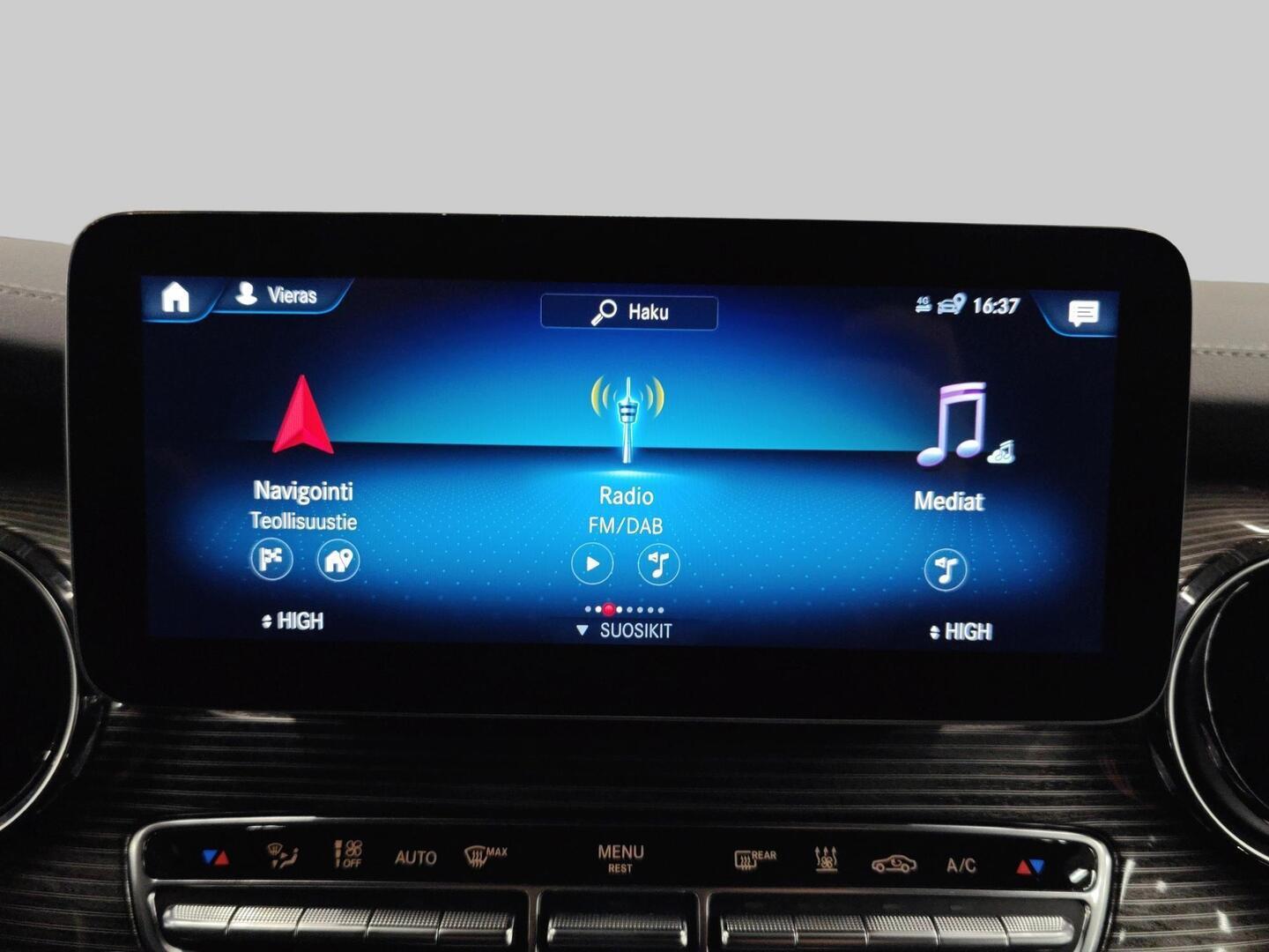 MERCEDES-BENZ V 2022