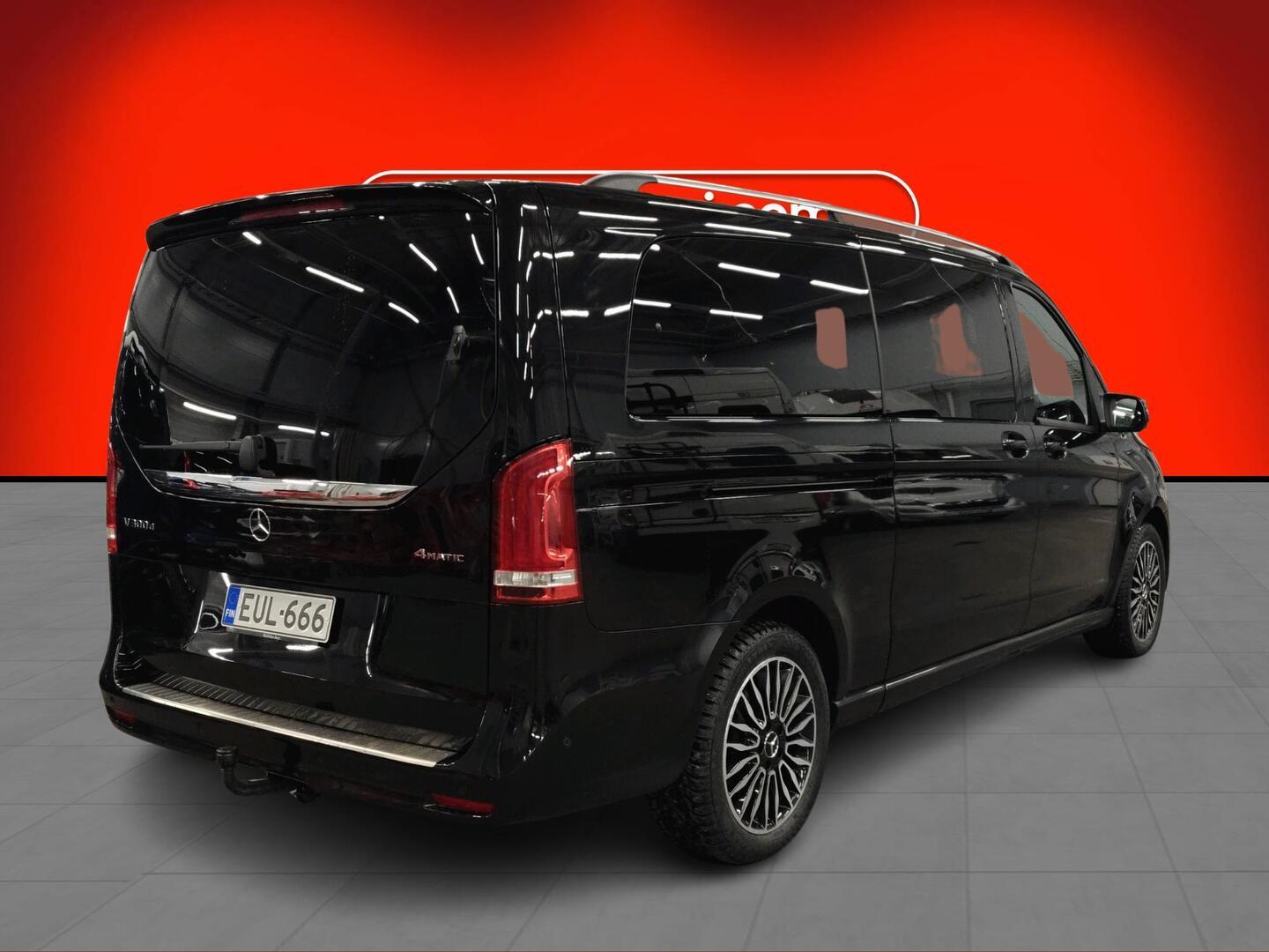 MERCEDES-BENZ V 2022