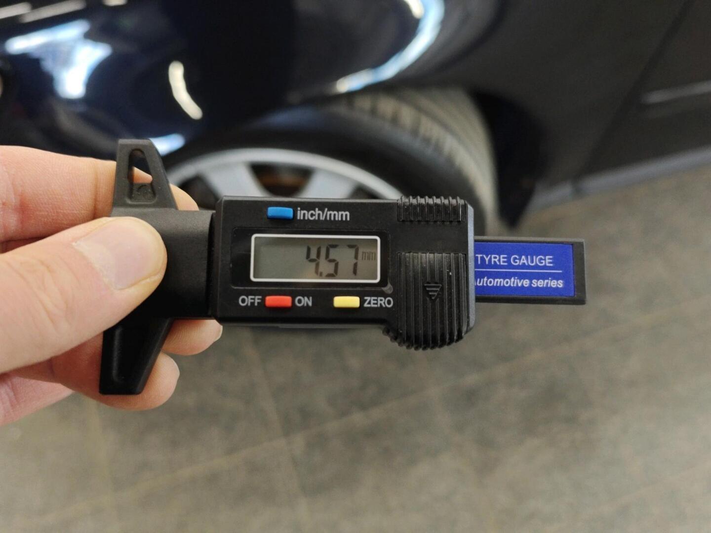 VOLVO V50 2008