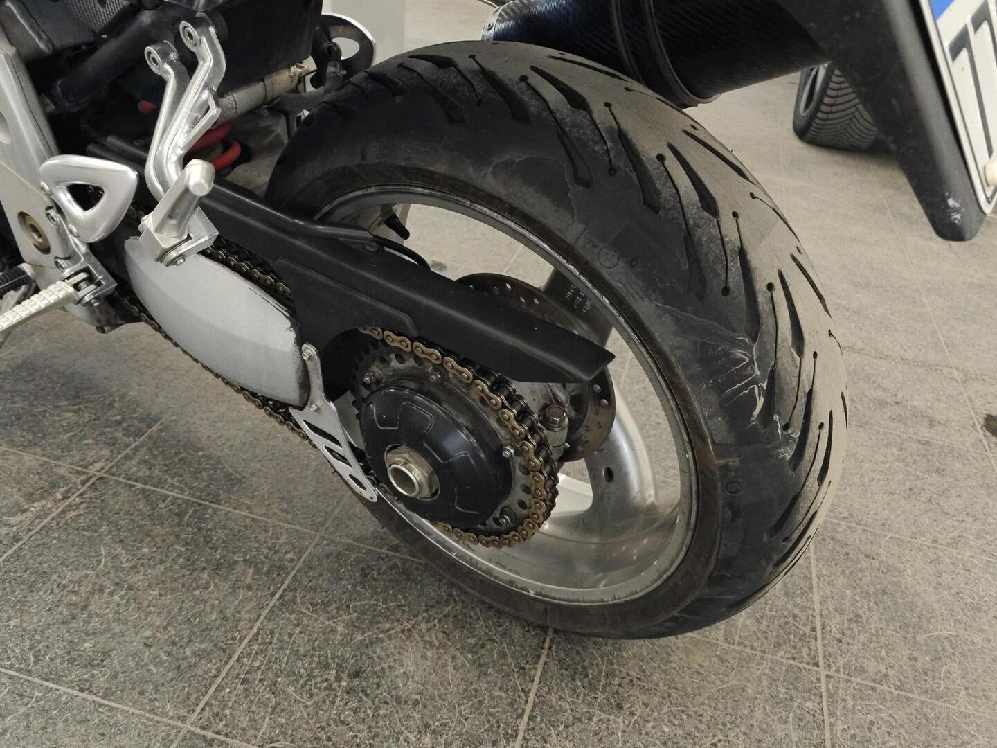 TRIUMPH SPEED TRIPLE 2005