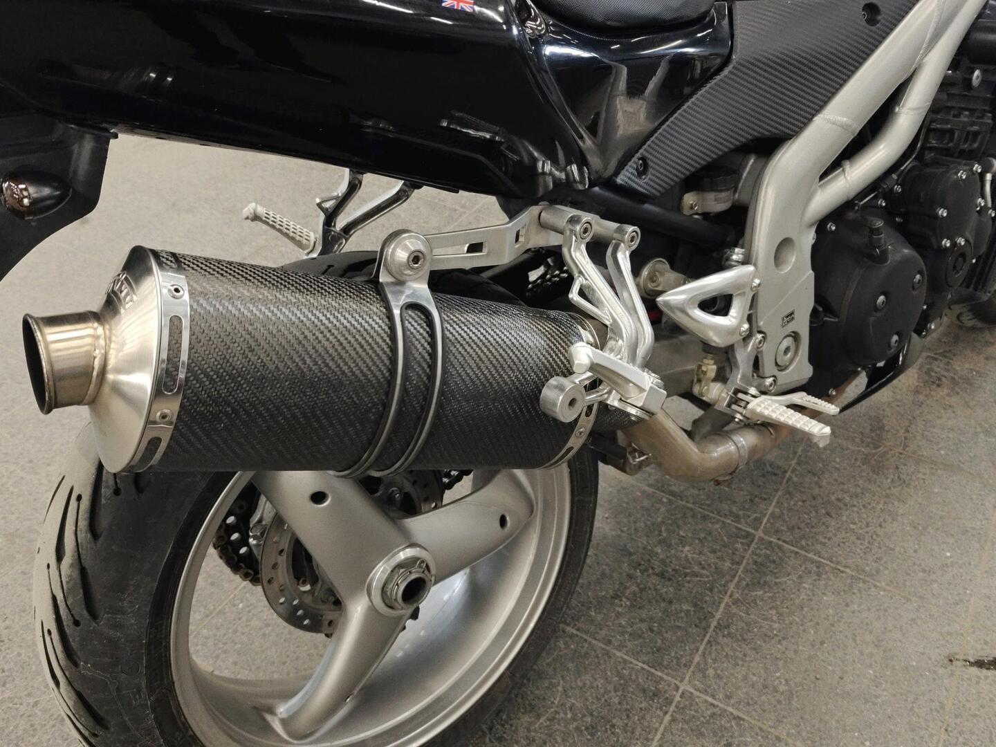 TRIUMPH SPEED TRIPLE 2005